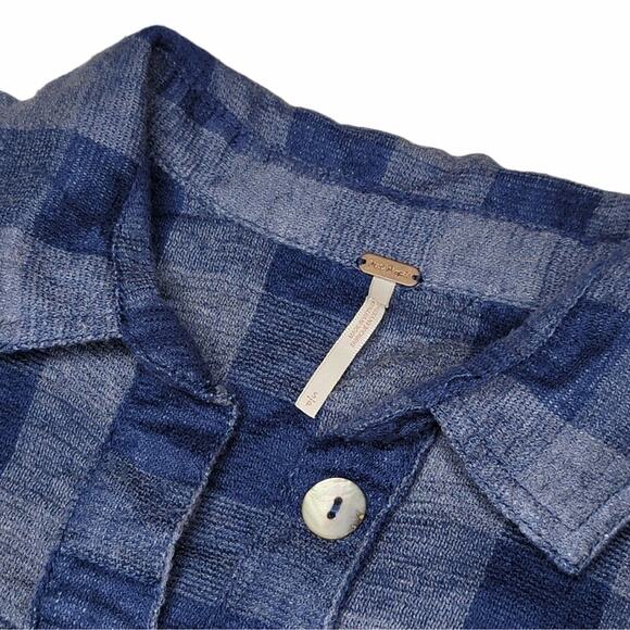 Free People Top Blue Plaid Ombre Button Up Down Vest Shirt Size Small Petite SP - Picture 3 of 4